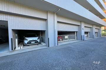 敷地内駐車場（屋内機械式）