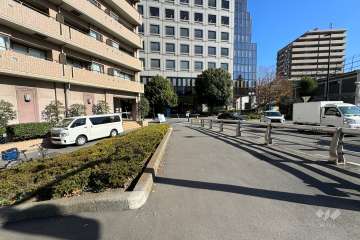 敷地南東側の前面道路