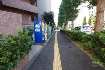 敷地北西側の前面道路