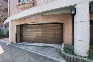 駐車場の出入り口