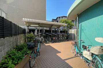 駐輪場（屋根付き）