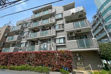 ワールドパレス不動前２の外観（南東側から）