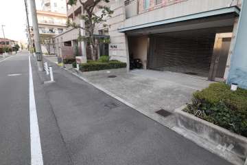 駐車場の出入り口