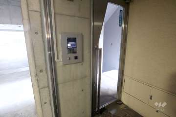 駐車場側の出入り口