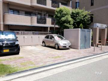 敷地内駐車場（屋外平面式）
