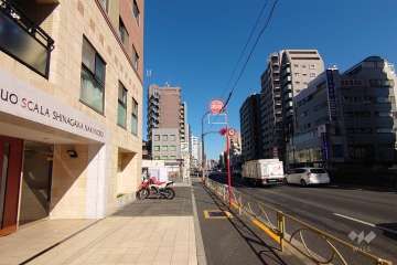 敷地東側の前面道路