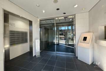 エントランスはオートロック付きです。