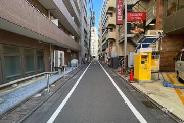 敷地南側の前面道路
