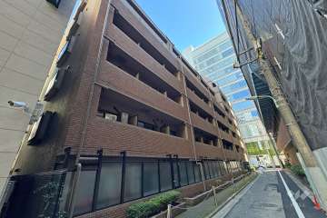 トーシンフェニックス五反田の外観（南西側から）