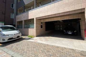 敷地内駐車場（屋外平面式・屋内平面式）