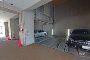 敷地内駐車場（屋内機械式）