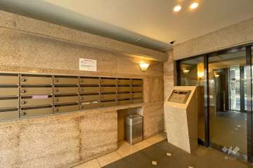 エントランスはオートロック付きです。