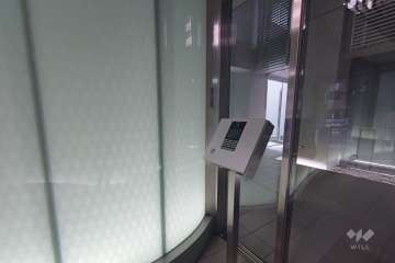 エントランスはオートロック付きです。