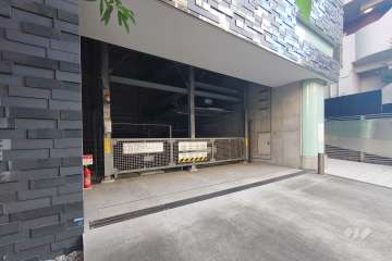 敷地内駐車場（屋内機械式）　