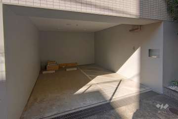 敷地内駐車場（屋内平面式）　