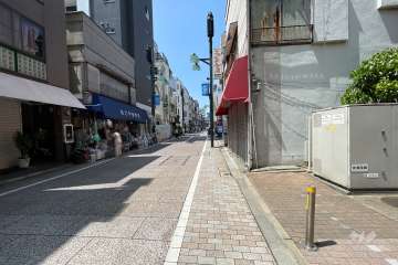 敷地南側の前面道路