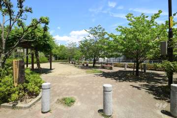 『荒神川はなみずき公園』