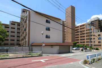 コープ野村宝塚の外観（北東側から）