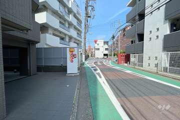 敷地北側の前面道路