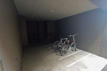 屋内に設けられた駐輪場