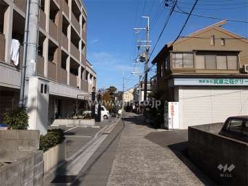 敷地東側の前面道路