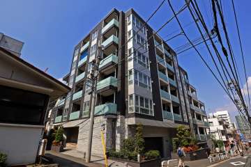 プレミスト不動前の外観（南側から）