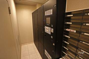 宅配ボックスと共用ポスト