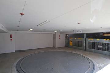 敷地内駐車場（屋内機械式）
