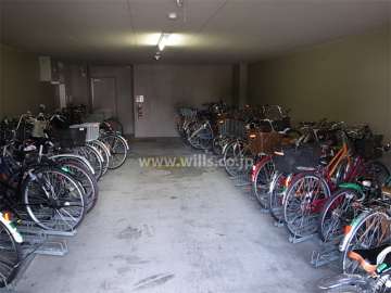 屋内にある駐輪場