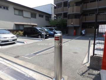 敷地内駐車場（ロボットゲート付き）