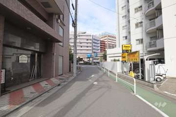 敷地南西側の前面道路