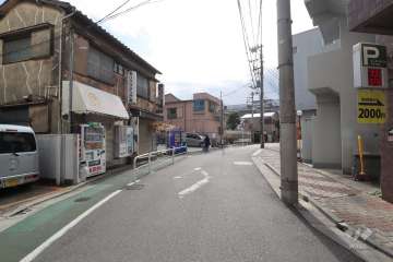 敷地南側の前面道路
