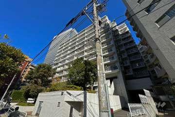 グローリア初穂御殿山の外観（南東側から）