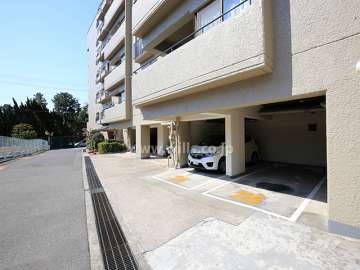 敷地内駐車場（屋内平面式）