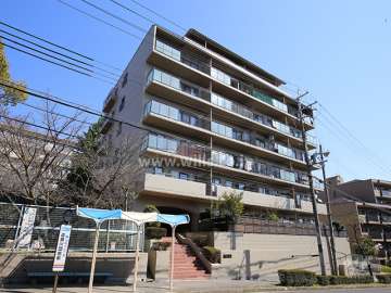 サンヴェール逆瀬川1番館の外観（南西側から）