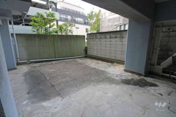 敷地内駐車場（屋内平面式）