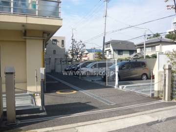 駐車場（出入り口はロボットゲート付きです）