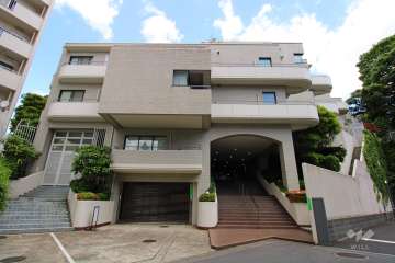 パレス池田山の外観（南西側から）