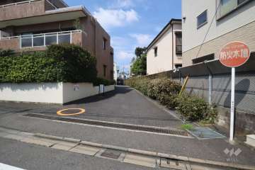 駐車場の出入り口　
