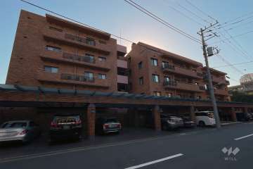 ペアシティ花房山の外観（南東側から）