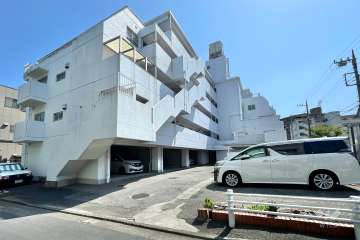 秀和南大井レジデンスの外観（北西側から）