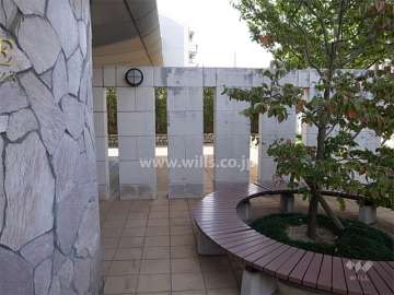 エントランス前の広場