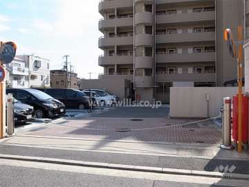 敷地内駐車場（屋外機械式）　ロボットゲート付きです。