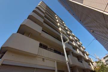 パラスト島津山の外観（南東側から）