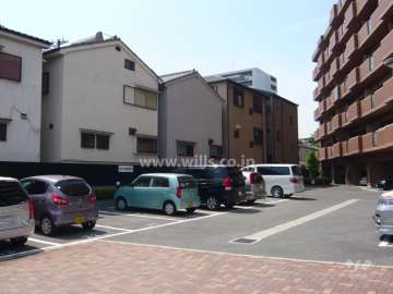 敷地内平面駐車場