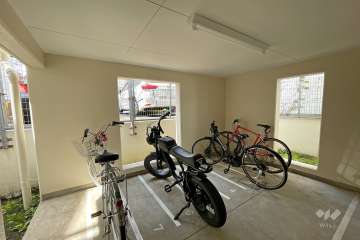 屋内に設けられた駐輪場