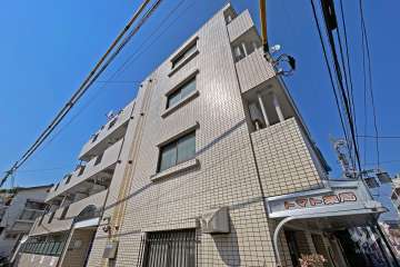 メゾンドアストルの外観（南側から）