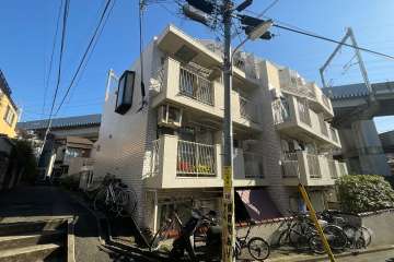 メゾンドリュビの外観（西側から）