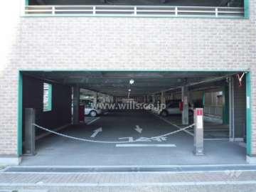 自走式3階建ての駐車場（ロボットゲート付き）