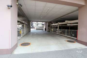 敷地内駐車場（屋内機械式）